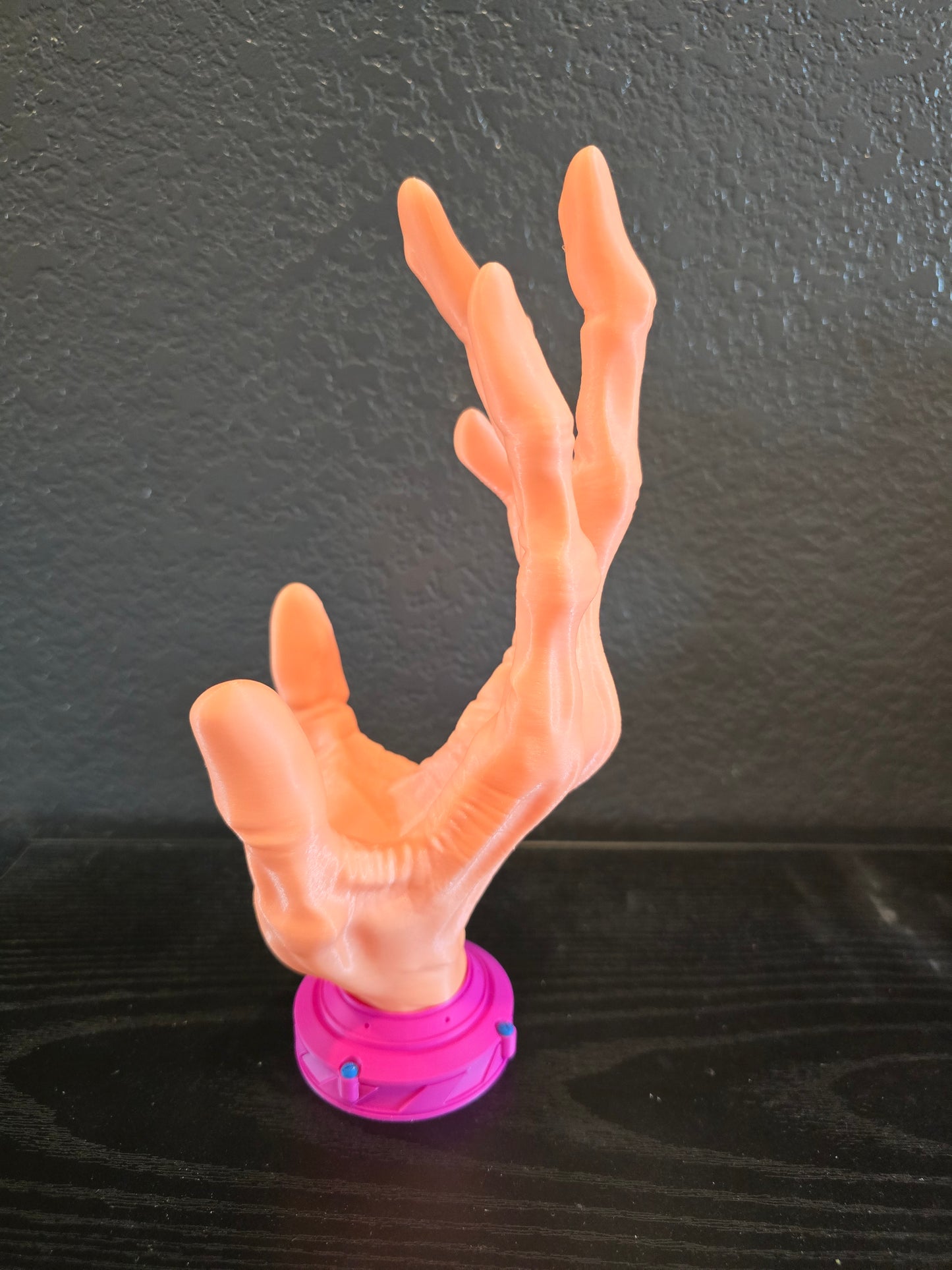 6 finger Alien Controller Holder