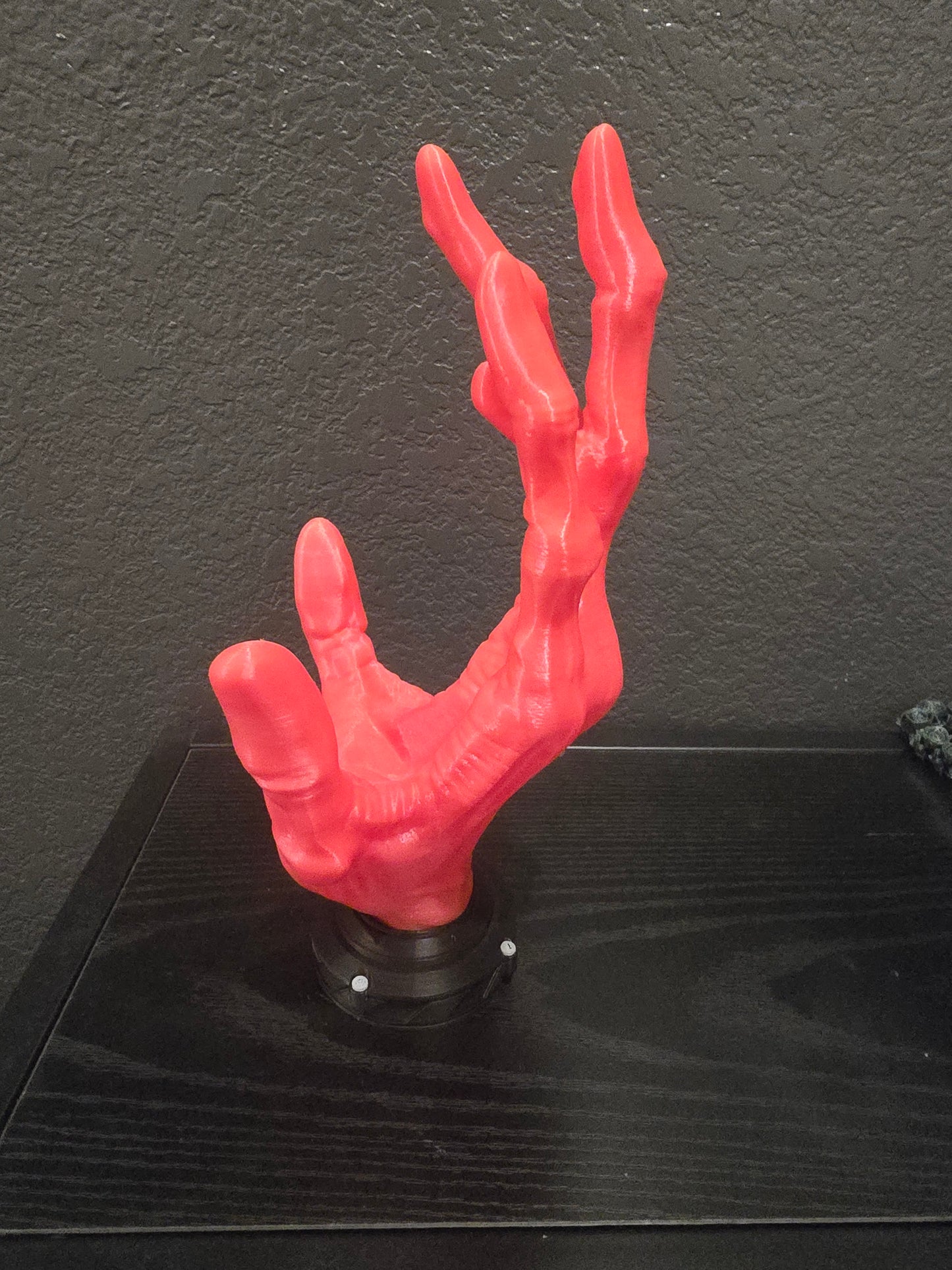 6 finger Alien Controller Holder