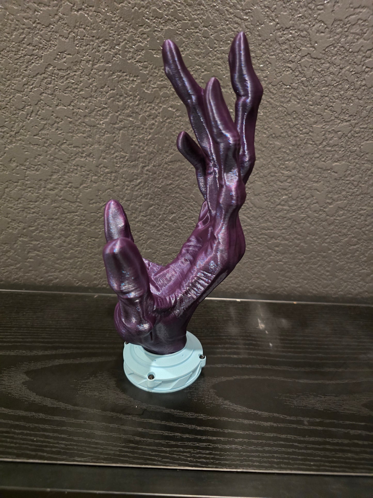 6 finger Alien Controller Holder