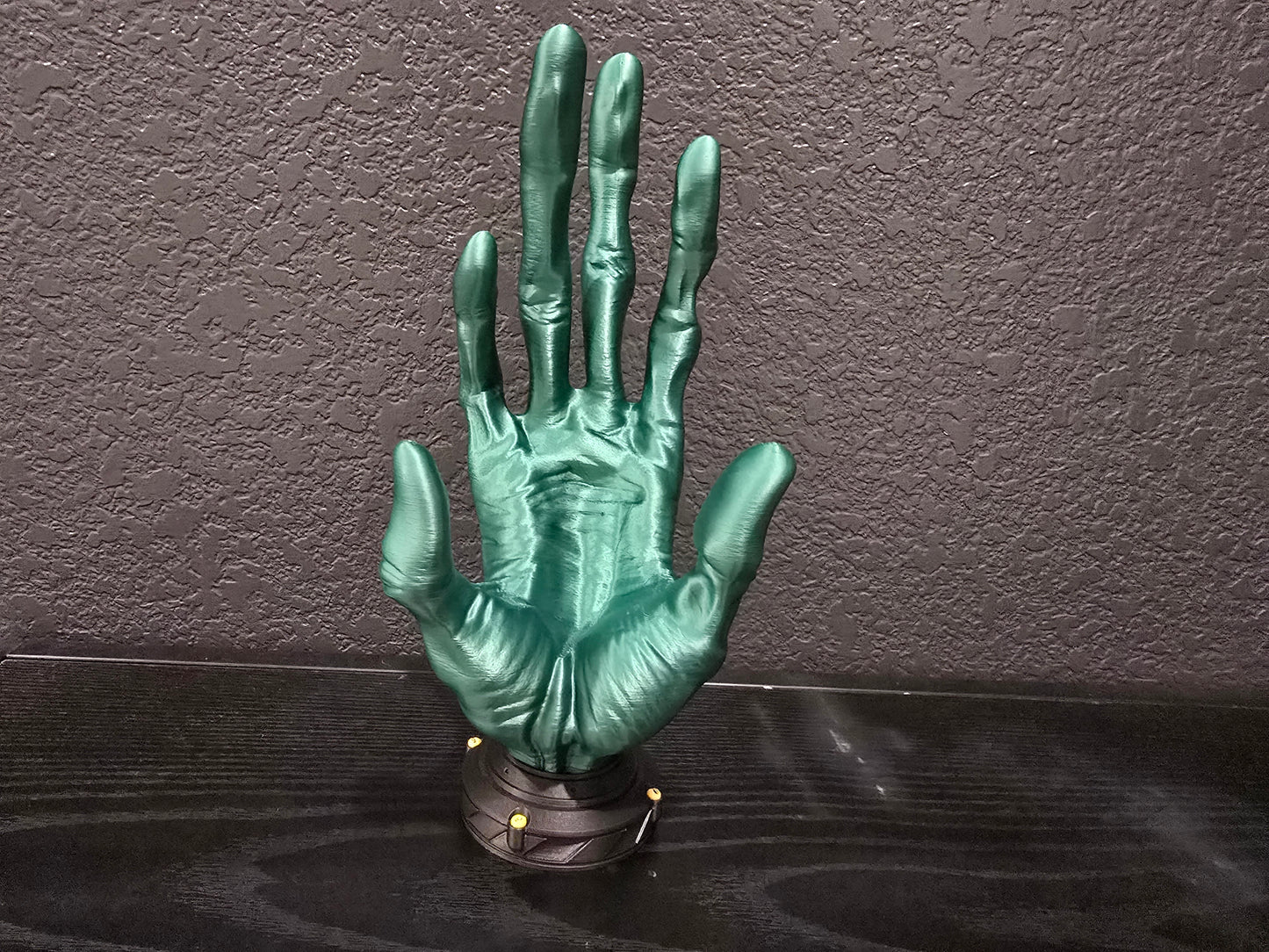 6 finger Alien Controller Holder