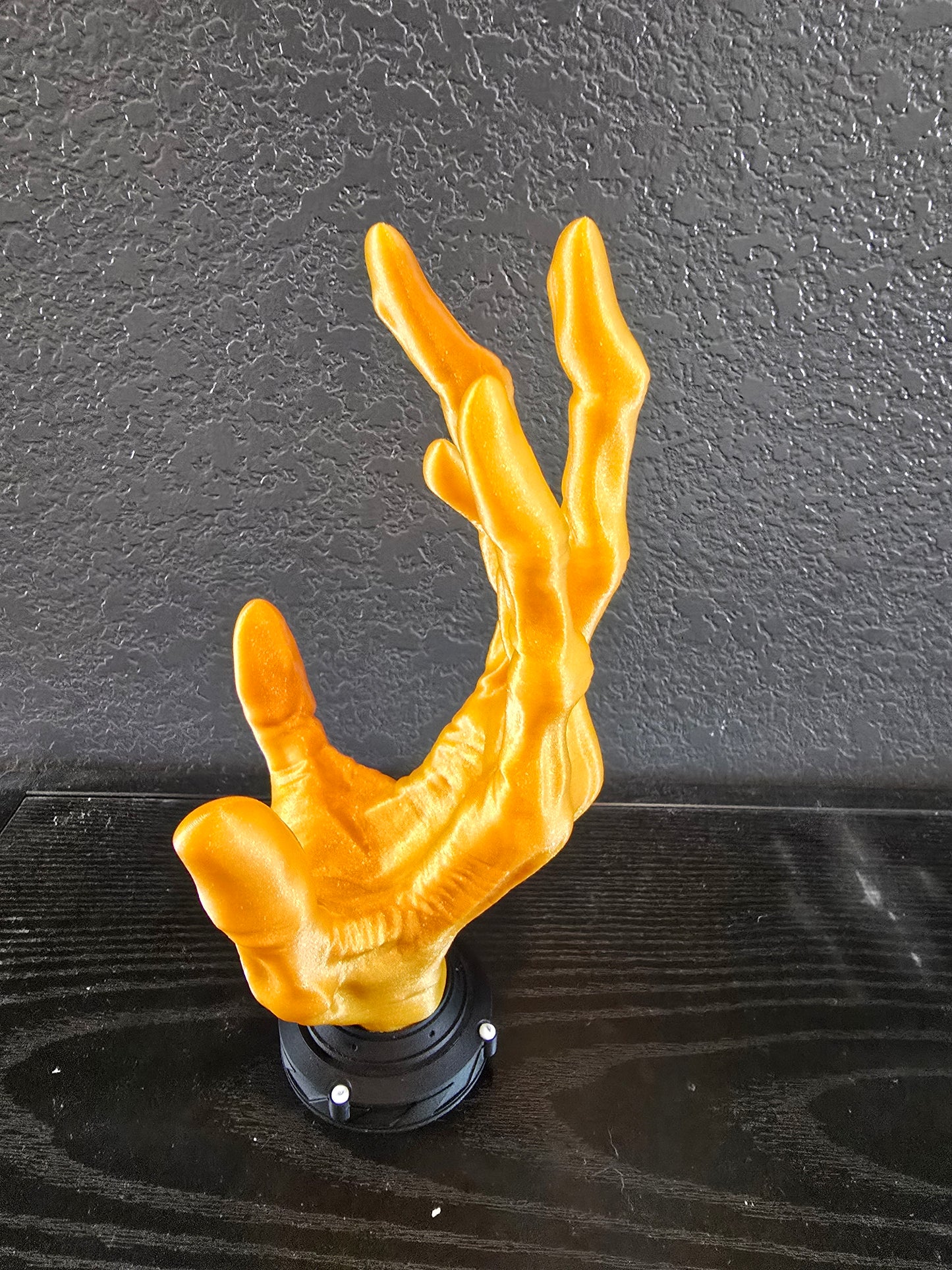 6 finger Alien Controller Holder