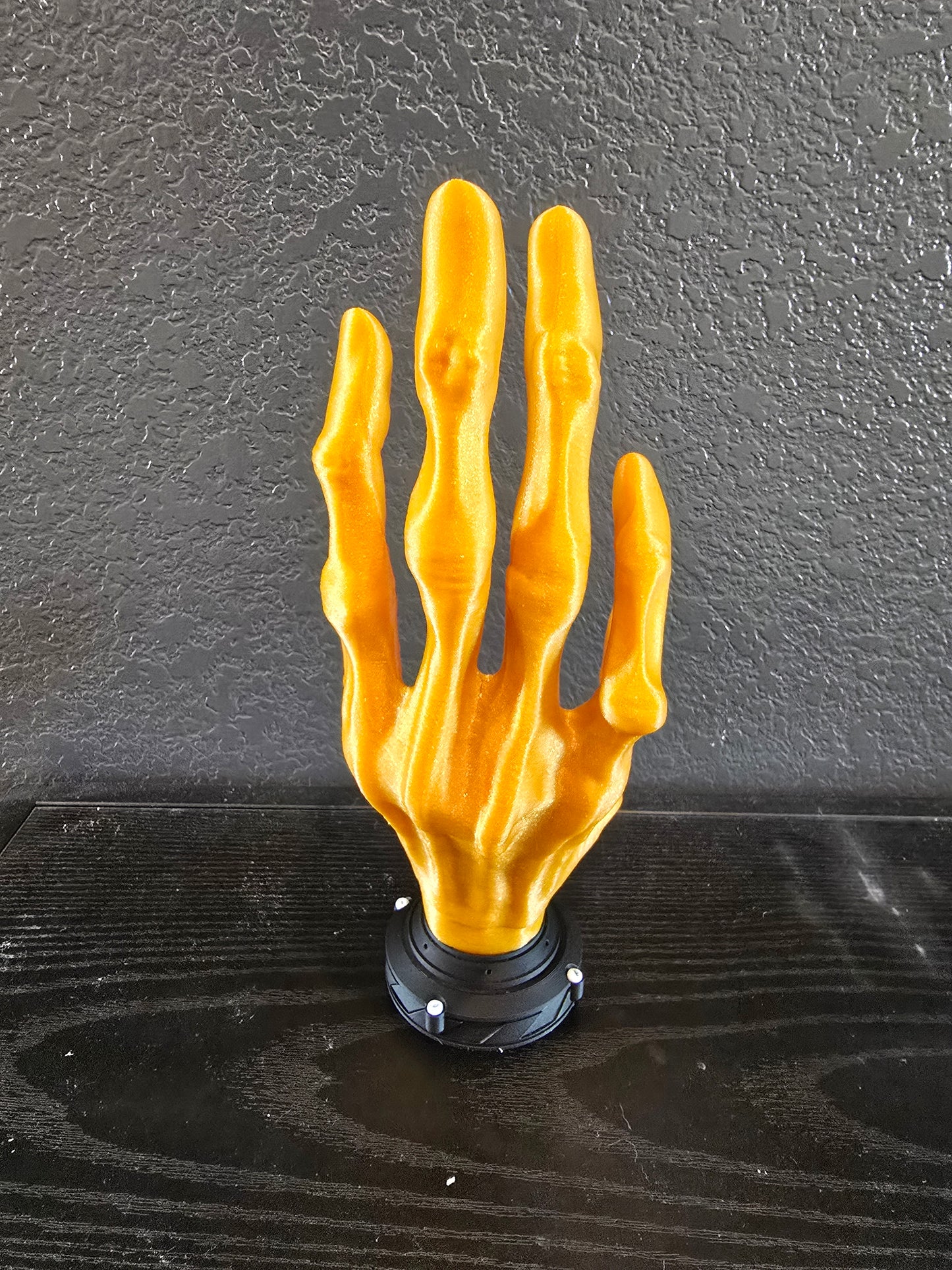 6 finger Alien Controller Holder