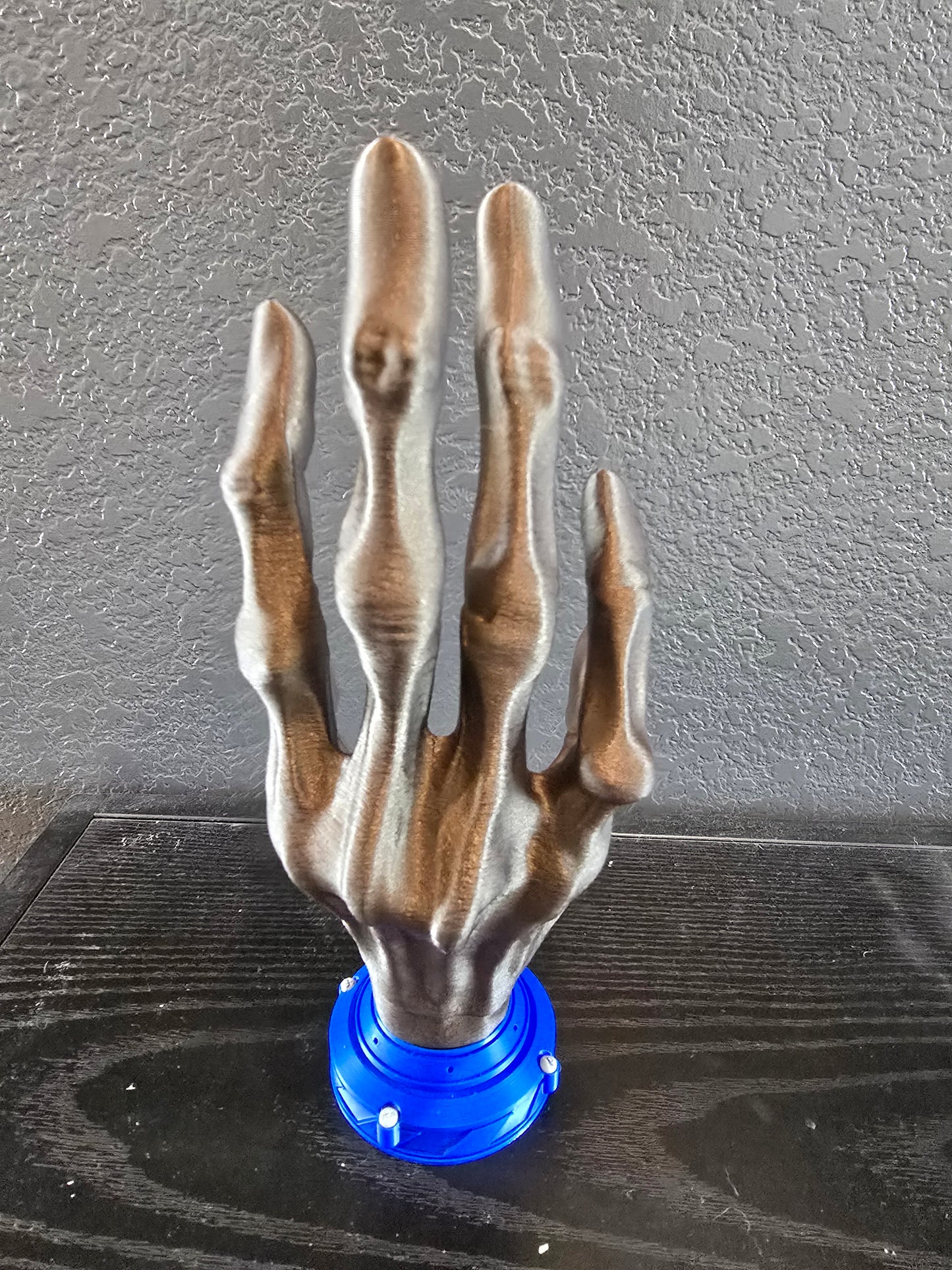 6 finger Alien Controller Holder