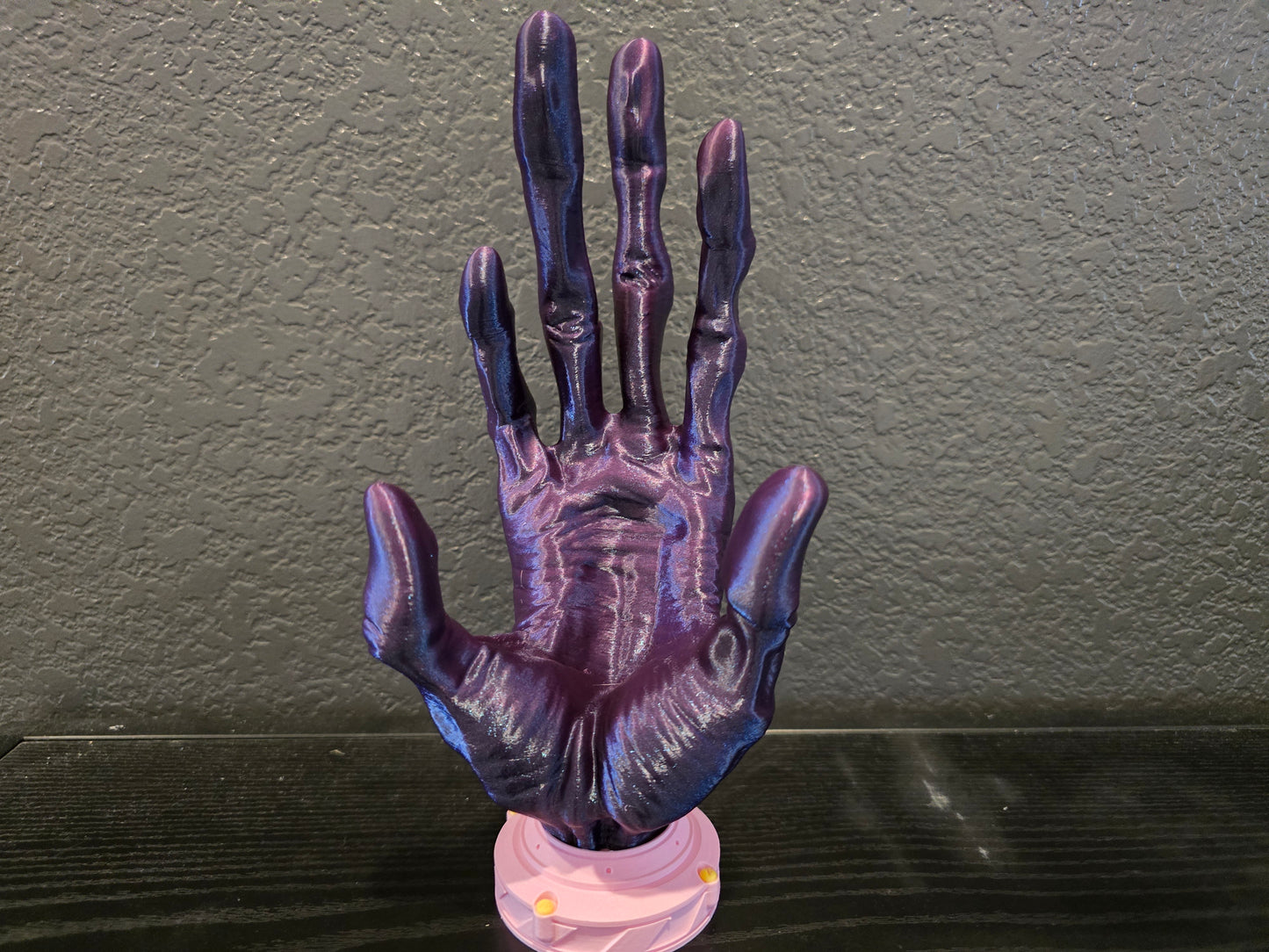 6 finger Alien Controller Holder