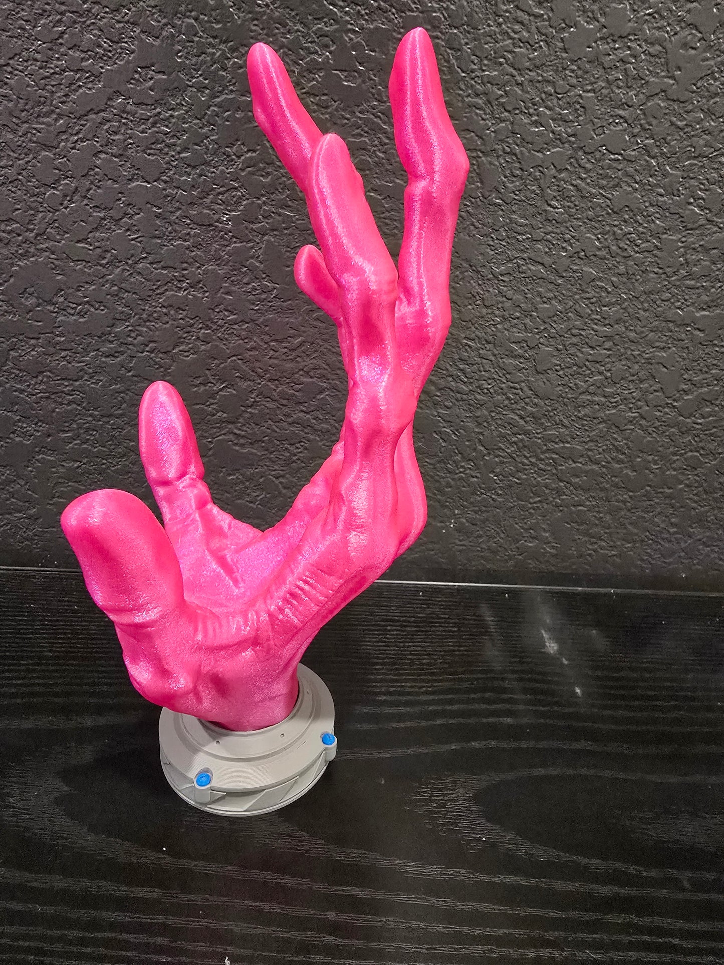 6 finger Alien Controller Holder