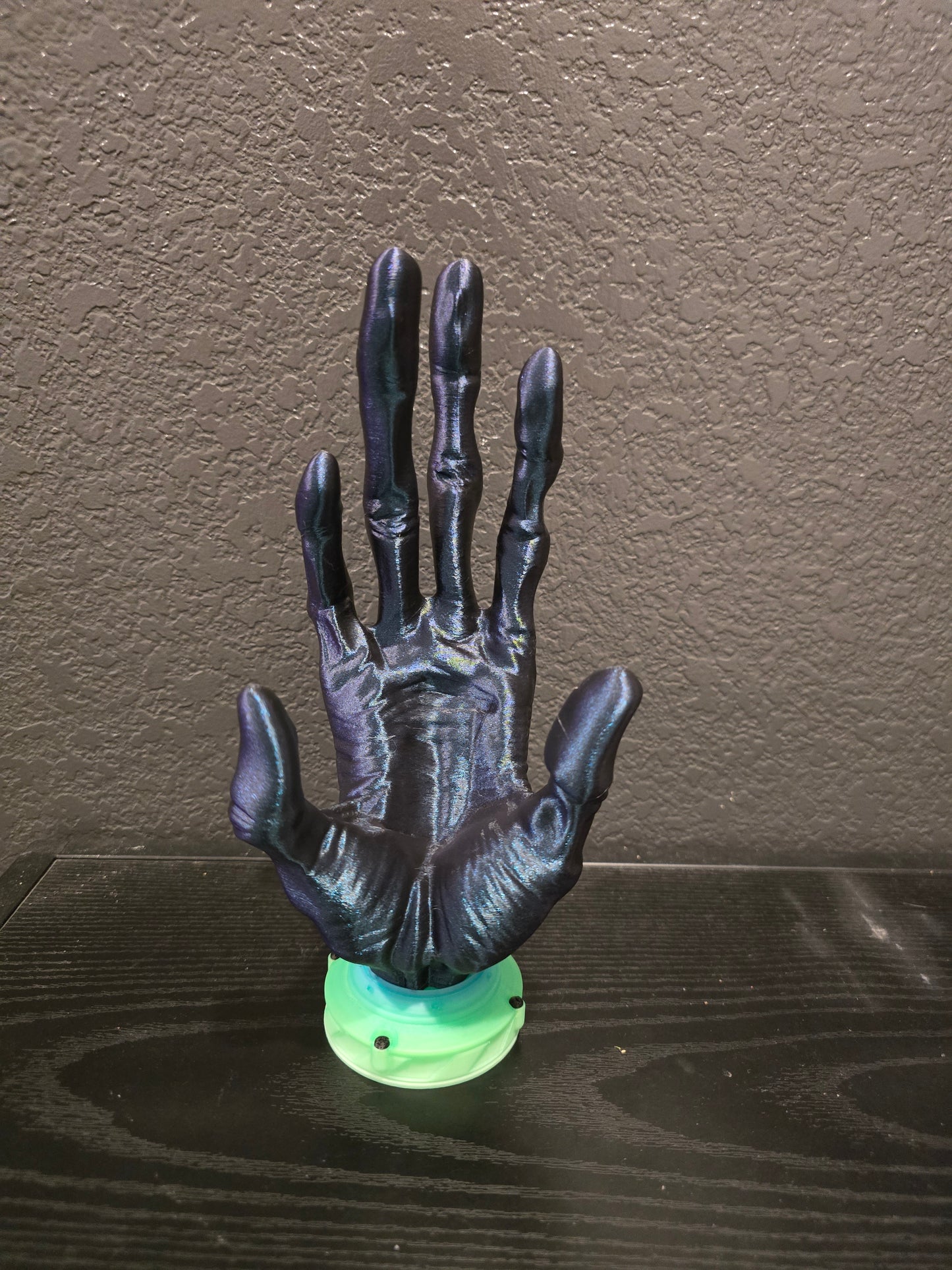 6 finger Alien Controller Holder